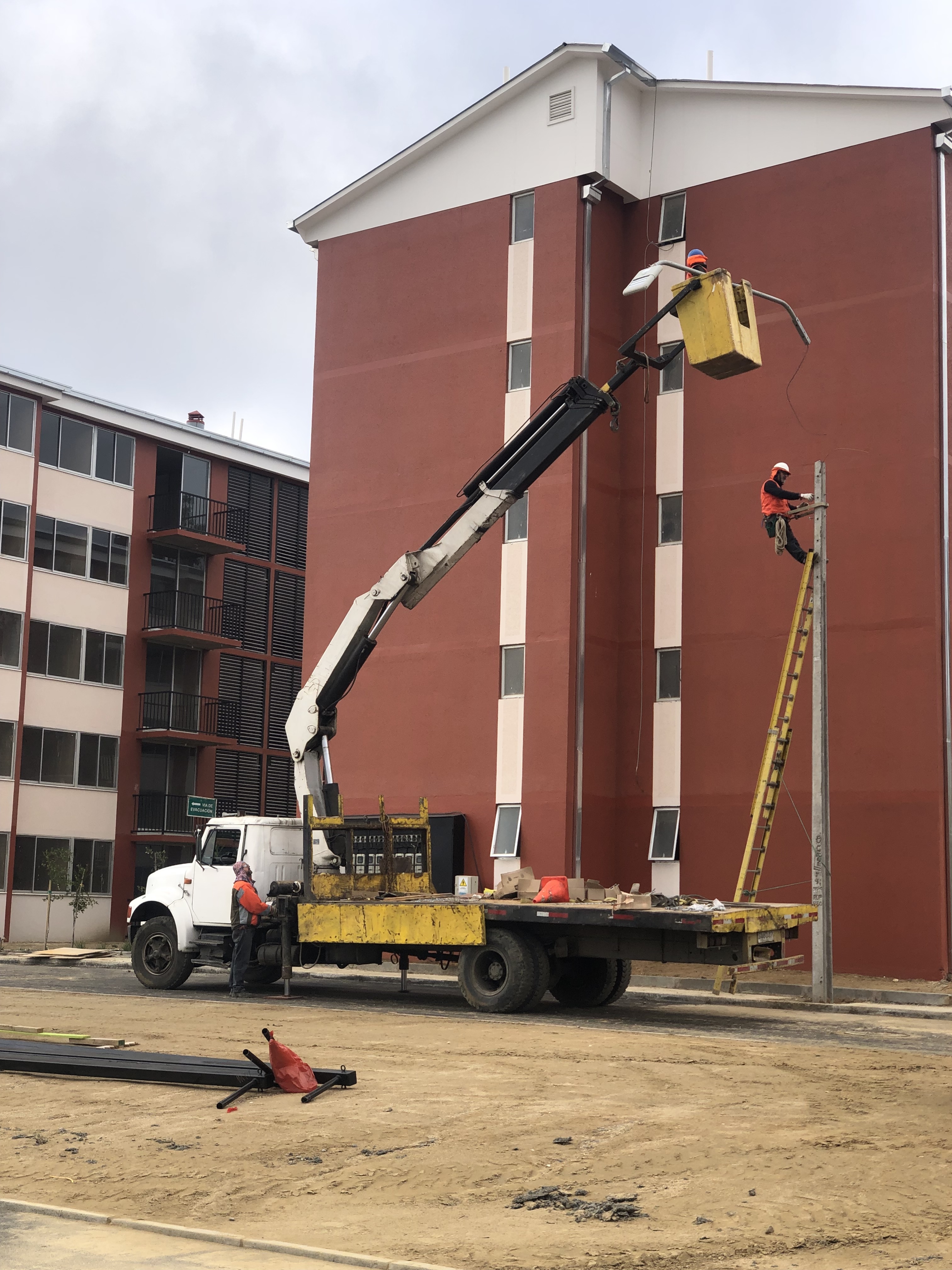 Electrificación Aérea Condominio San Cristobal