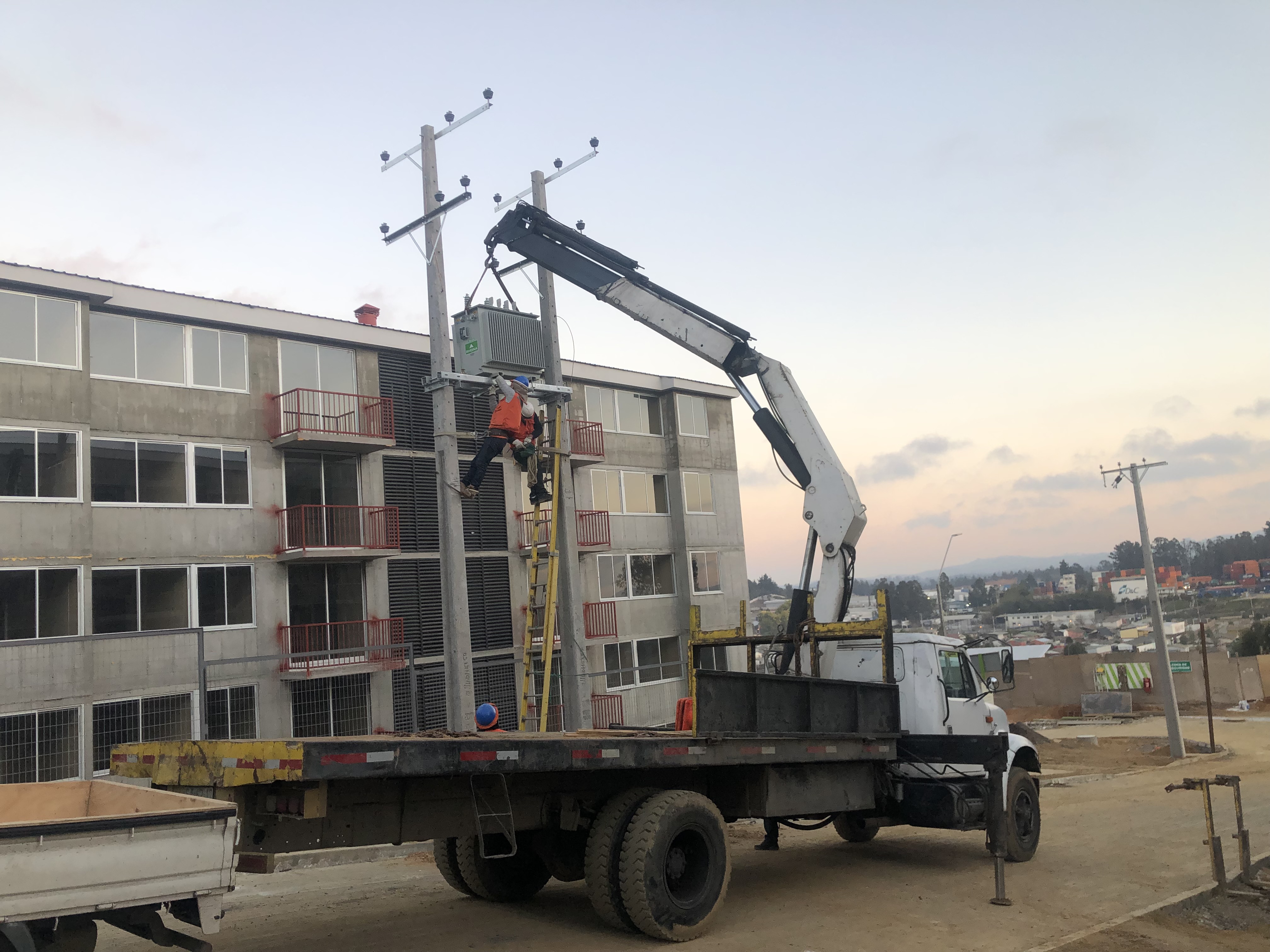 Electrificación Aérea Condominio San Cristobal