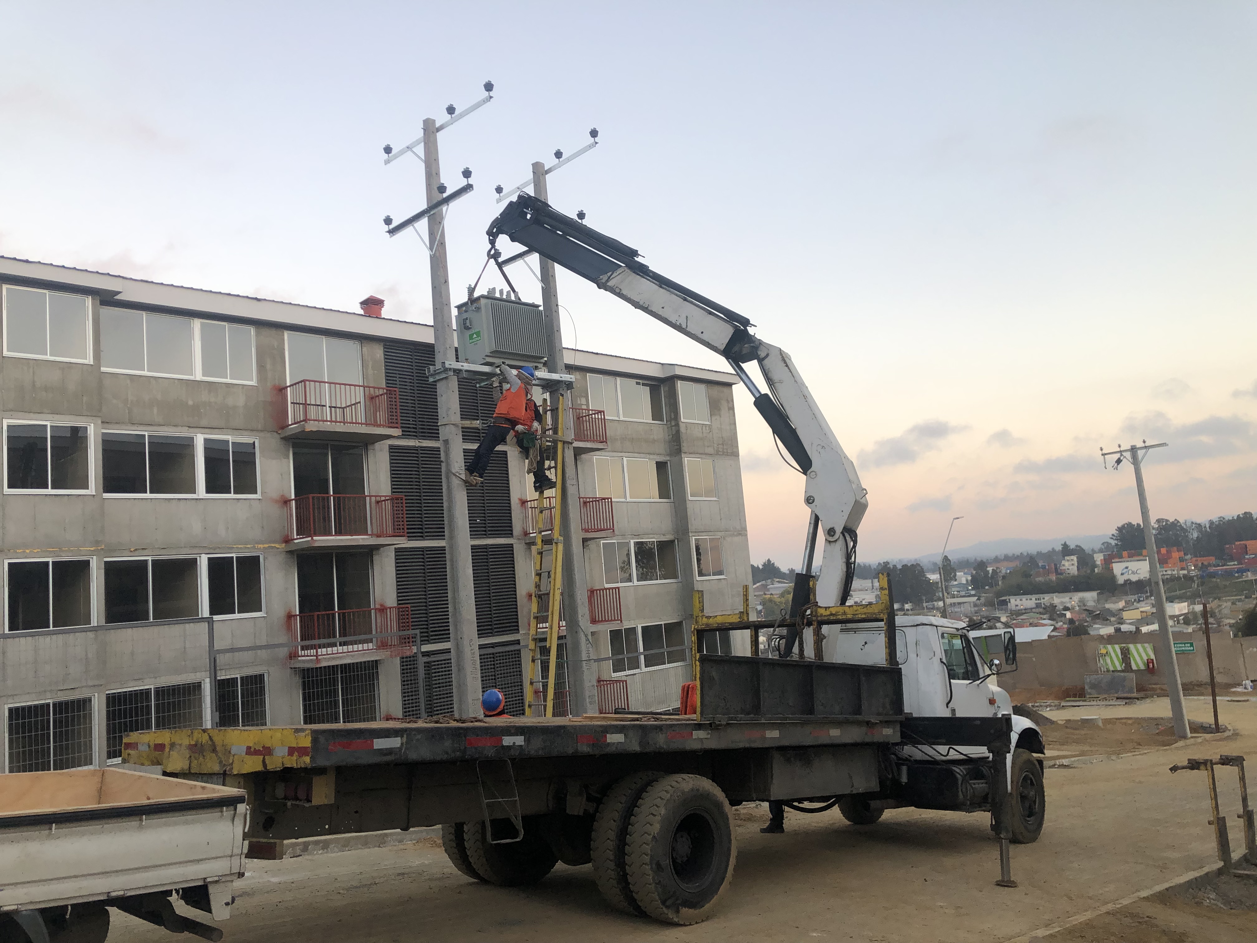 Electrificación Aérea Condominio San Cristobal